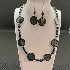 Elegant Green/Grey Abalone Shell and Silver Necklace Set
